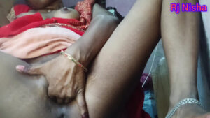 Desi aunty Rj Nisha big pussy masturbate by three fingers and handjob
