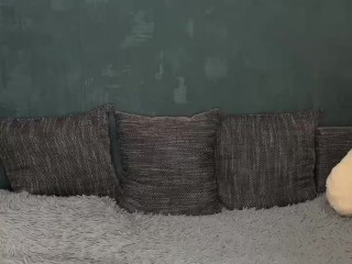 Game – guess how many fingers are in me now