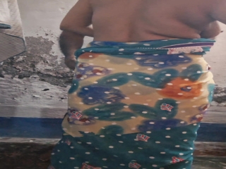 Indian Village Bhabhis Wild Gangbang – Desi Auntie Takes 5 Cocks at Once